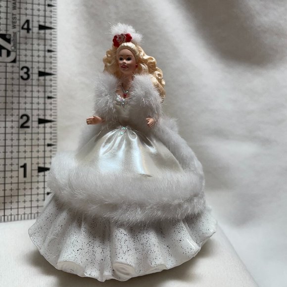 Happy Holidays BARBIE Doll Hallmark Ornament - Picture 6 of 6